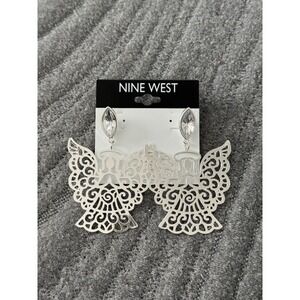 NINE WEST SILVER TONE ANGELS EARRINGS RELIGIOUS DANGLE